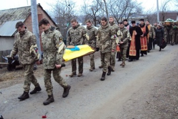Les habitants de la région de Jytomyr ont fait leurs adieux au militaire tué dans le Donbass