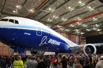 Boeing отложил первый полет 777X