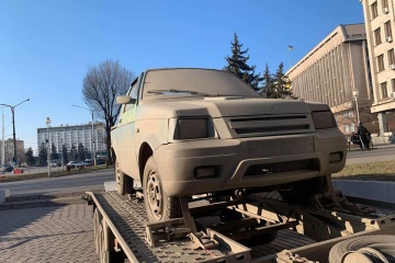 У Запоріжжі показали пластиковий позашляховик українського виробництва