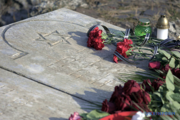Ucrania y el mundo honran la memoria de las víctimas del Holocausto