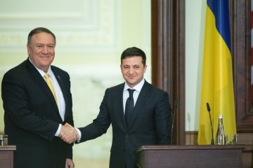 Помпео подякував Зеленському за допомогу у поверненні американців додому