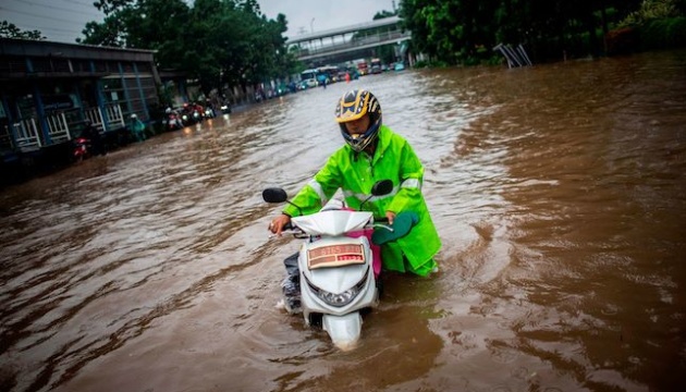 Bad weather in Ukraine leaves 285 populated areas flooded, 64 bridges destroyed