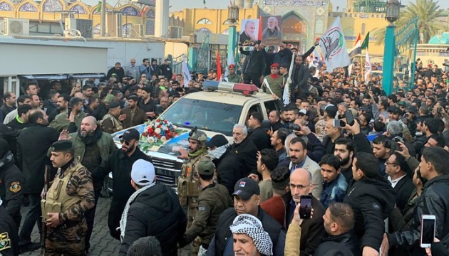 В Ірані десятки тисяч людей проводжали труну з Сулеймані