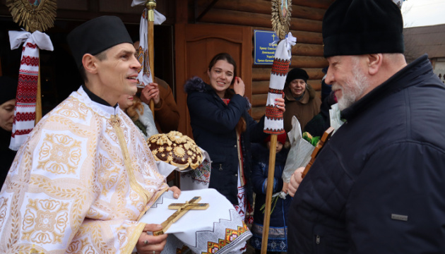 Українські греко-католики на Сході отримали одразу два нових храми