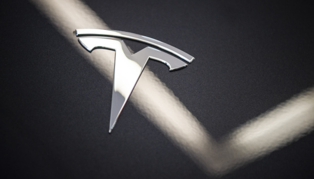 Ринкова вартість Tesla перевищила $1 трильйон