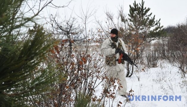 Okupanci 4 razy ostrzelali stanowiska Sił Zbrojnych Ukrainy z zabronionych moździerzy pod Orichowym i Nowotoszkiwskim