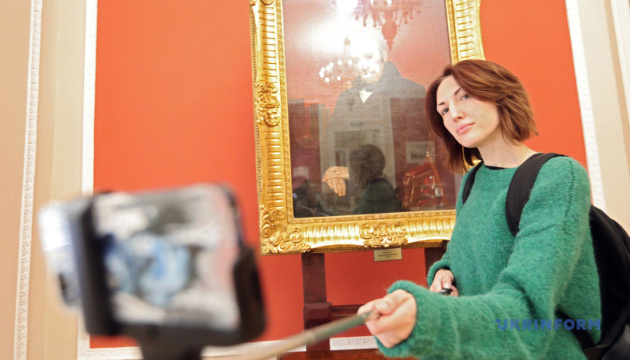 Дніпровський музей запрошує зробити селфі з дзеркалами