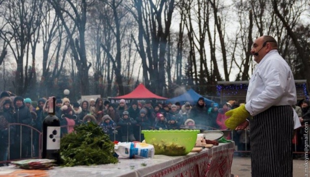 У Вінниці стартував різдвяний фестиваль вуличної їжі