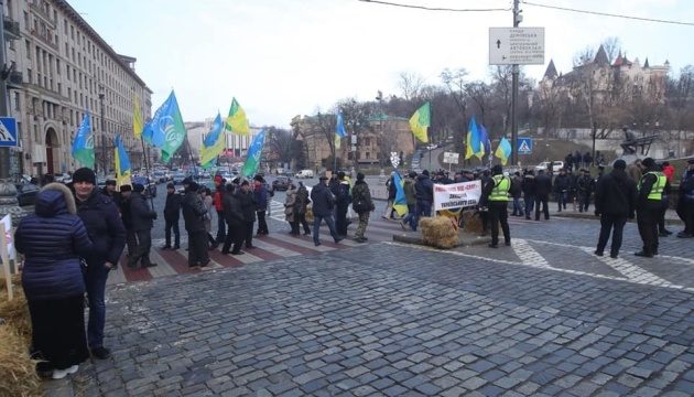 Les opposants à la loi « foncière » ont bloqué une rue dans le centre de Kyiv