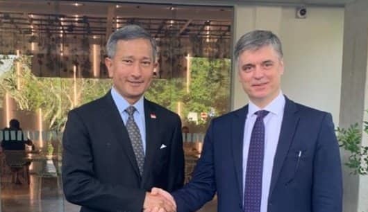 Prystaiko se reúne con el ministro singapurense de Exteriores