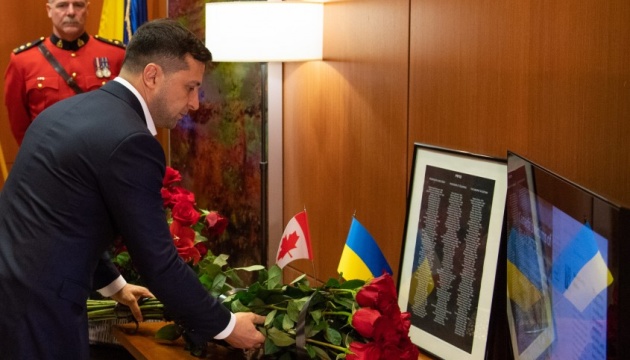 ウクライナ機撃墜事件：ゼレンシキー大統領、カナダ大使館を訪れ弔意表明