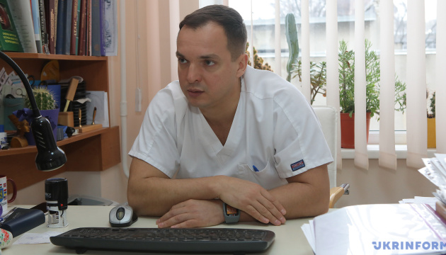 Serhiy Chypylov , chef de la clinique chirurgicale de l'hôpital de Kharkiv