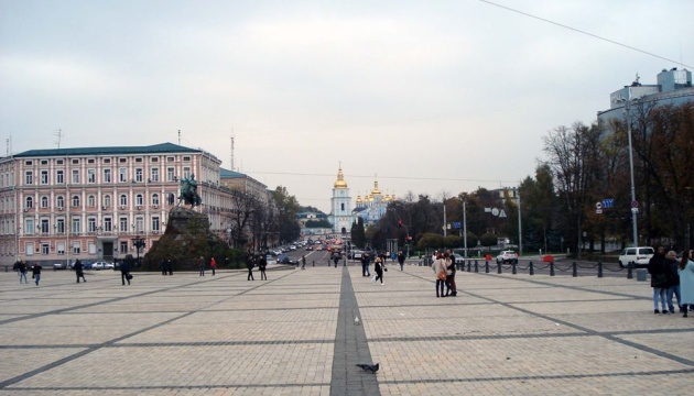 Після новорічних свят на Софійській площі відновили рух