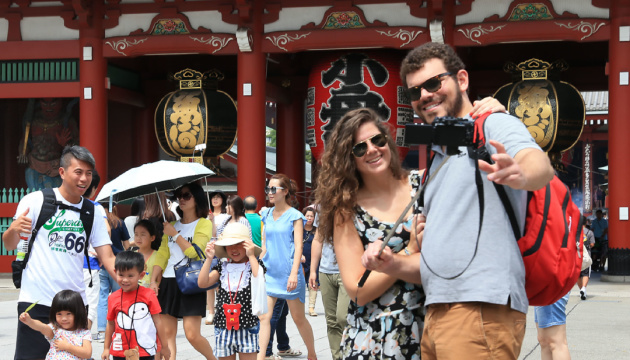 Іноземні туристи торік залишили в Японії рекордну суму грошей