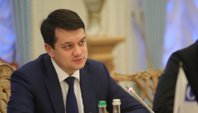 Прем’єр не звертався до Ради із пропозиціями змін в уряді - Разумков