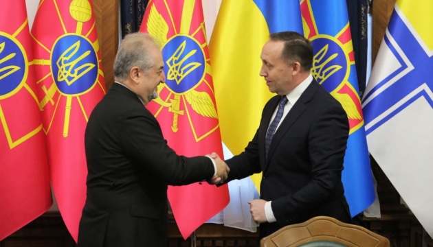 Україна та Туреччина підписали протокол про оборонну кооперацію