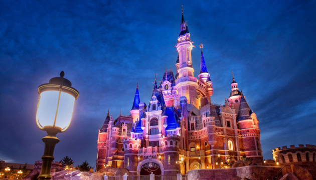 У Шанхаї через коронавірус закрили Disneyland та скасували вистави Cirque du Soleil