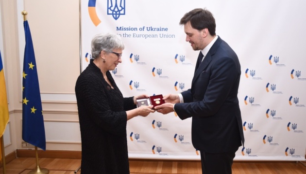Гончарук вручив орден віцепрезидентці Європейської народної партії