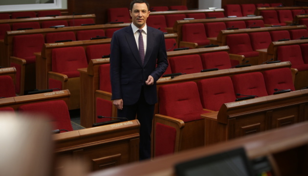 Київрада пропонує “тест-драйв” сенсорної кнопки для депутатів ВР