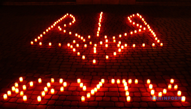 В Україні вшановують пам’ять Героїв Крут