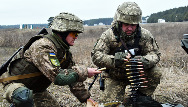Cinq violations du cessez-le-feu dans l'est de l'Ukraine, un soldat tué