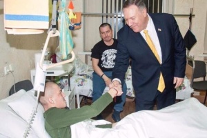 Pompeo besucht verwundete Soldaten im Kyjiwer Hospital
