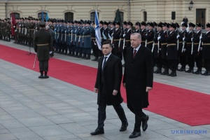Zełenski spotkał się z Erdoganem w Pałacu Maryjskim