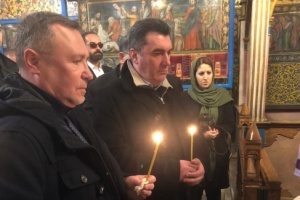 Danílov en Irán honra la memoria de los ucranianos que murieron en el accidente aéreo de la UIA
