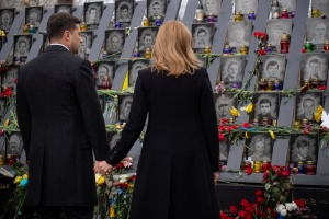 La pareja presidencial honra la memoria de la Centena Celestial