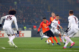 El Shakhtar derrota al Benfica en el partido de ida de los dieciseisavos de final de la Europa League