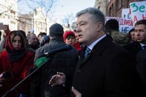 Petro Porochenko s’est présenté au Bureau d’investigations d’État pour interrogatoire