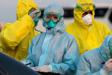 Британський бізнесмен заразив коронавірусом 11 осіб у трьох країнах