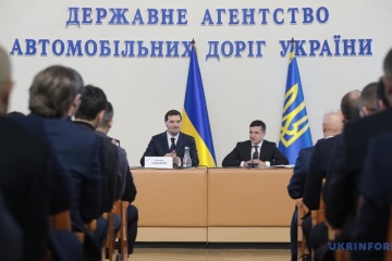 Три області досі не подали свої плани з ремонту і будівництва доріг - Зеленський