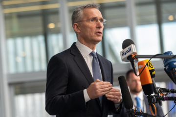 NATO chief warns Moscow of consequences of invading Ukraine