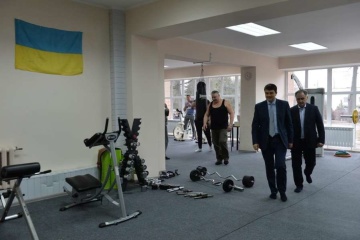 Разумков приїхав до військових, які проходять реабілітацію