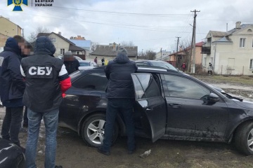 СБУ затримала двох поліцейських за торгівлю наркотиками
