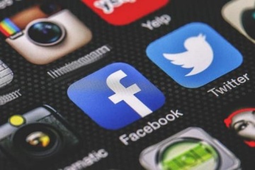 В России оштрафовали Twitter и Facebook