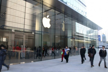 Apple поновлює роботу магазинів у Пекіні, але зі скороченим графіком
