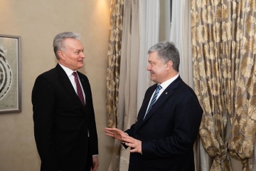 Порошенко і президент Литви Науседа занепокоєні спробами