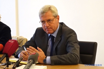 Кандидат в канцлеры Германии обвинил Россию в убийствах мирных жителей Сирии