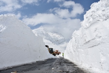 Ukraine’s Emergency Service warns of avalanche danger in Carpathians
