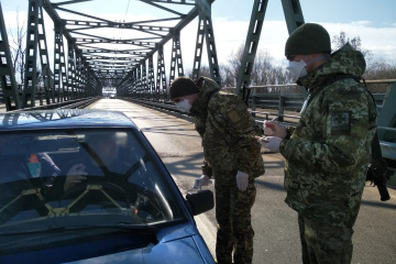 Україна скасовує регулярні авіарейси та міжнародні пасажирські перевезення