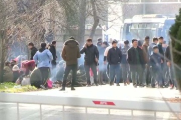На кордоні з Туреччиною пів тисячі мігрантів розігнали сльозогінним газом