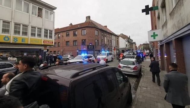 У Бельгії поліція знешкодила жінку, яка з ножем напала на перехожих