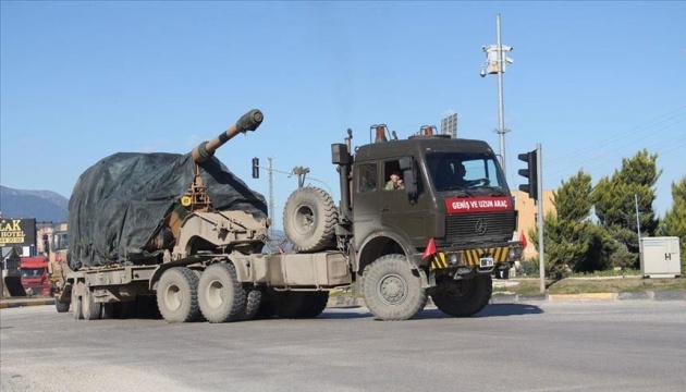 Туреччина посилює війська на кордоні з Сирією