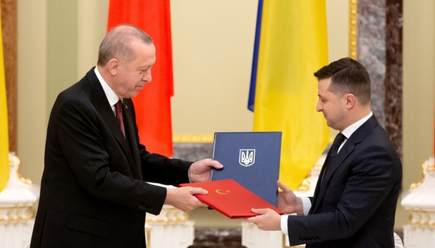 Україна та Туреччина підписали низку документів та нову військову угоду
