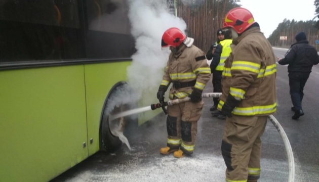На автодорозі “Київ-Ковель” загорівся автобус, що прямував з-за кордону
