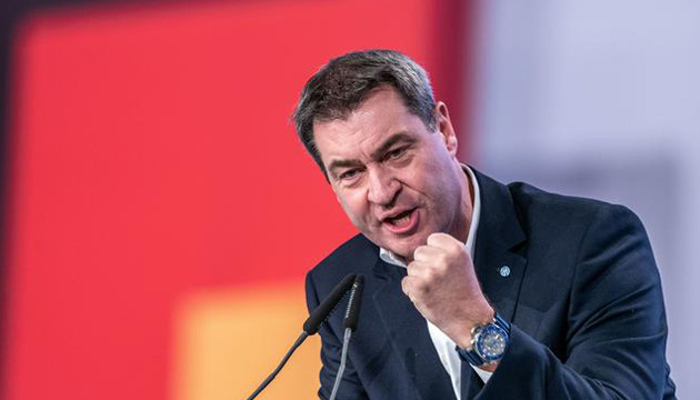 Німецькі консерватори вимагають швидко знайти нового кандидата у канцлери