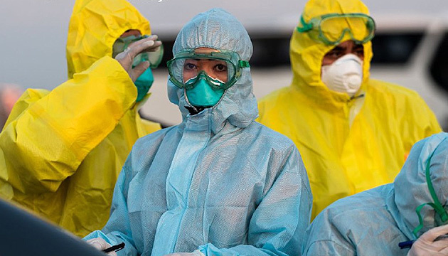 За добу від коронавірусу в Китаї померли 150 осіб, усього жертв майже 2600