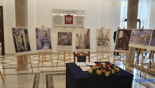 У польському Сеймі відкрилася виставка малюнків Сущенка